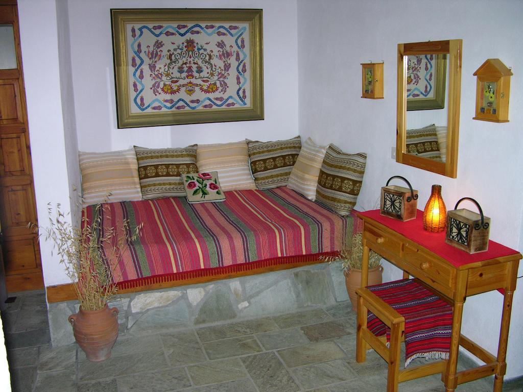 Kyra'S Paradise Potistika Rom bilde